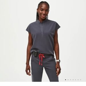 Figs technical collection scrub top